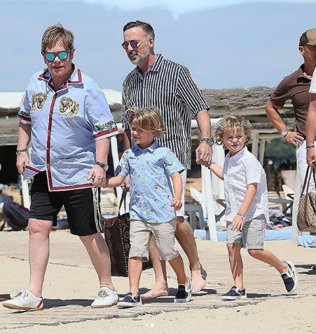 Элтон Джон заявил, что хочет еще детей.