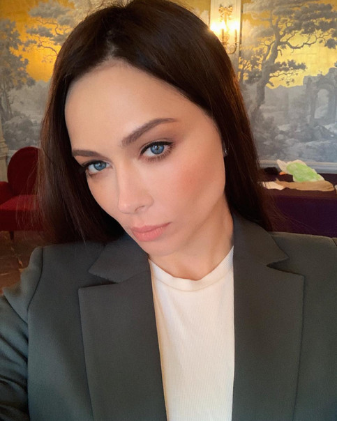 Вот тут она молодец, не языком чешет, а помогает!