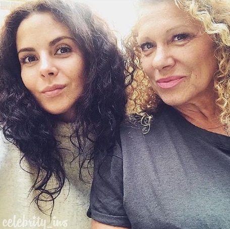 Настя Каменских сделала селфи со своей мамой! 