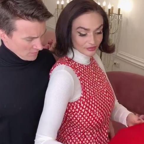 Алена Водонаева без фотошопа.