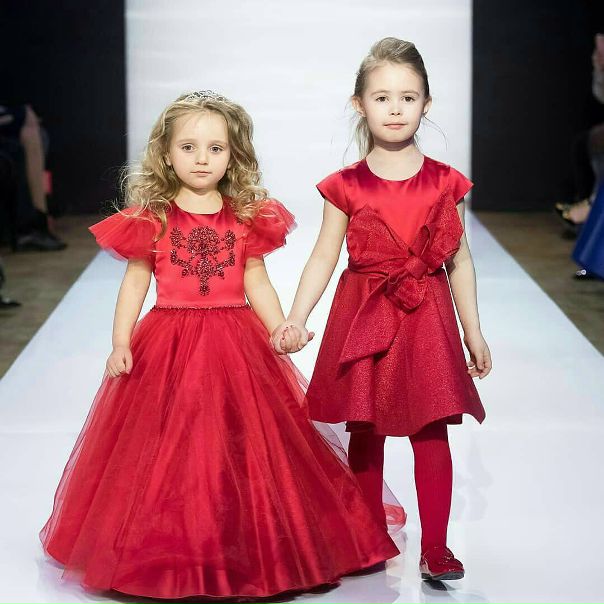 Вчера дочь Валентина Юдашкина Галина впервые представила свою дебютную детскую коллекцию Yudashkin Kids.