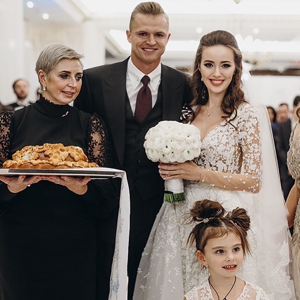 Дмитрий Тарасов во время своей трансляции назвал Анастасию Костенко ненормальной. 