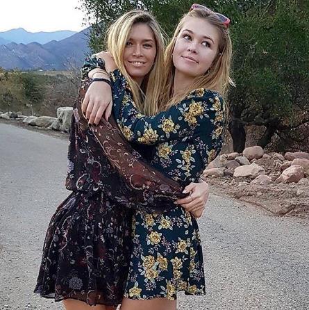 Вера Брежнева поделилась снимком с дочкой, которой на днях исполнилось 18.