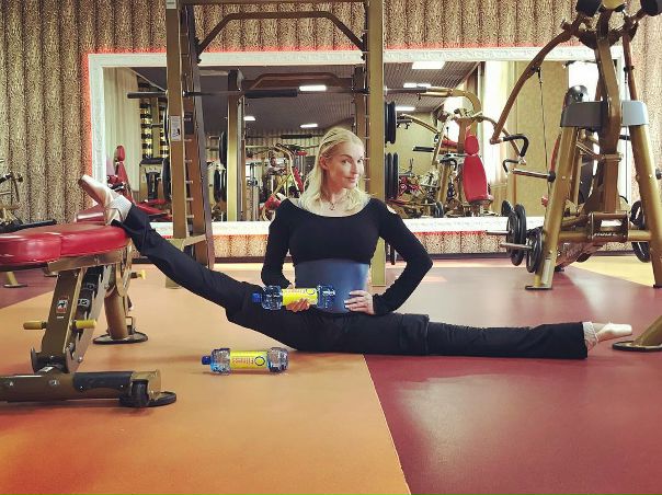 Шальные шпагаты Анастасии Волочковой продолжаются!