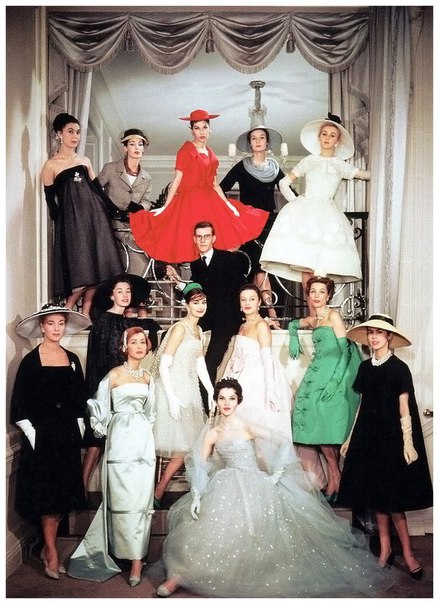 Ив Сен-Лоран и модели модного дома Maison Dior Christian Dior, 1958 г.