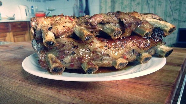 Всем добрейший день! Когда удается купить ребрышки, делаю вот такое лакомство: Всем добрейший день! Когда удается купить ребрышки, делаю вот такое лакомство:
