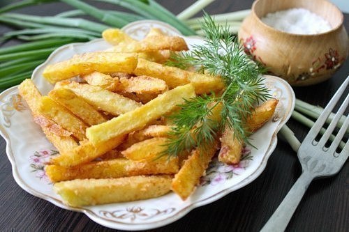 Домашний картофель фри - вкуснее, натуральнее и дешевле, чем в Макдональдсе. 