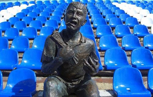 Необычные статуи и скульптуры, которые можно встретить во многих городах мира, это тоже стрит-арт. Монументальный, странный и порой довольно остроумный. Много таких памятников разным событиям, людям, животным и персонажам есть и в России. Необычные статуи и скульптуры, которые можно встретить во многих городах мира, это тоже стрит-арт. Монументальный, странный и порой довольно остроумный. Много таких памятников разным событиям, людям, животным и персонажам есть и в России.