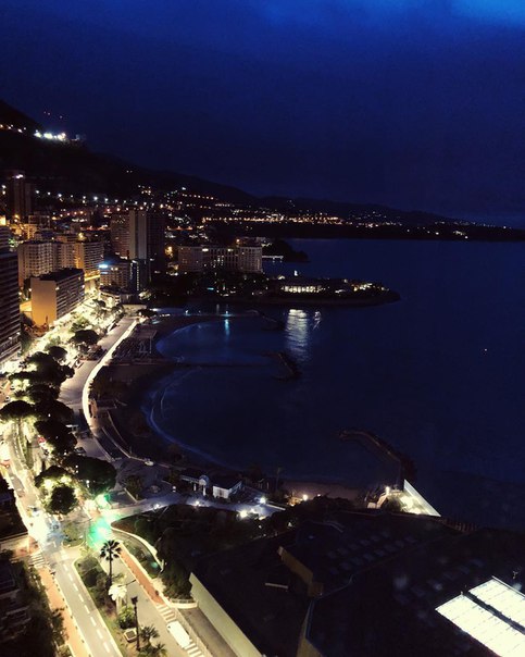 Виктория Боня продолжает делиться снимками из шикарного Монако! 