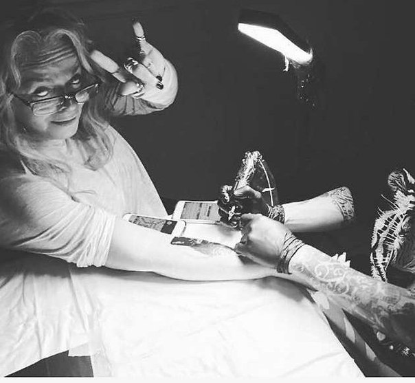 62-летняя Лариса Долина сделала новое тату!