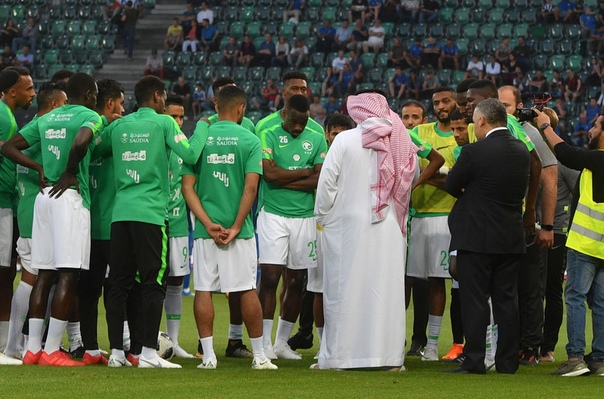Полузащитник сборной Саудовской Аравии получил травму перед матчем с Россией