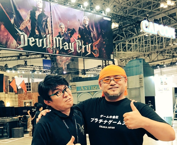 Отец серии Devil May Cry Хидеки Камия на Tokyo Game Show не мог пройти мимо стенда с пятой частью, где повстречал Хидеаки Ицуно — творческого руководителя грядущей новинки.
