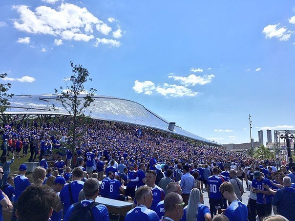  30 тысяч исландских болельщиков собрались в центре Москвы и выдали невероятное шоу